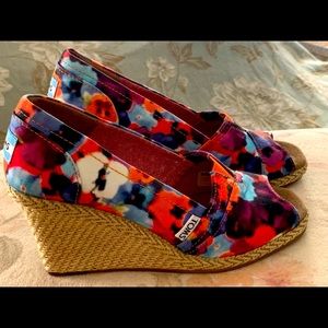 Toms multicolor 2 1/2 inch heel wedge espadrille
